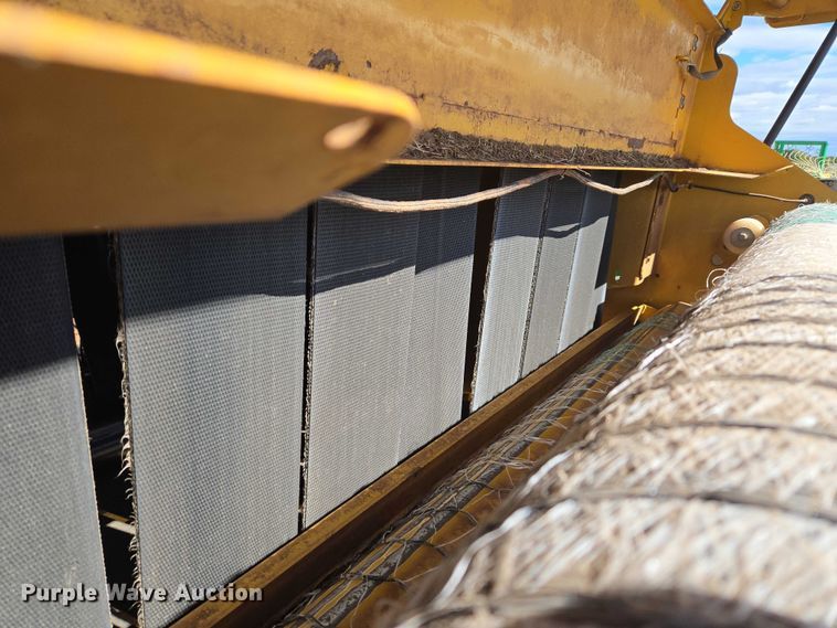 image for item EU3979 2020 Vermeer 605N round baler