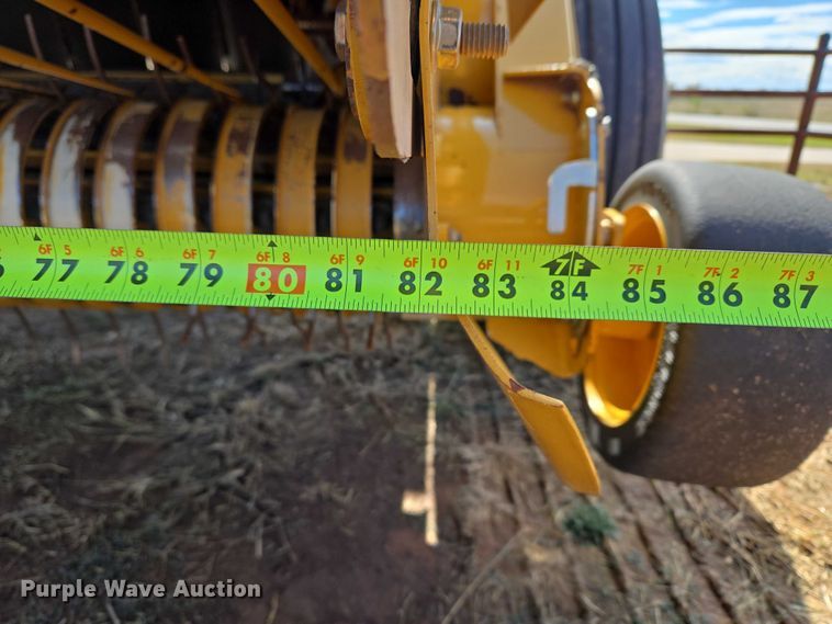 image for item EU3979 2020 Vermeer 605N round baler