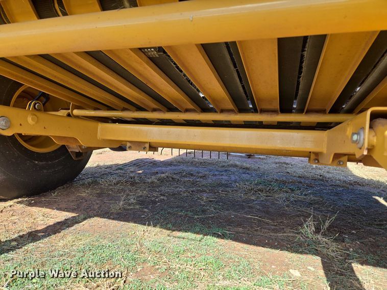 image for item EU3979 2020 Vermeer 605N round baler