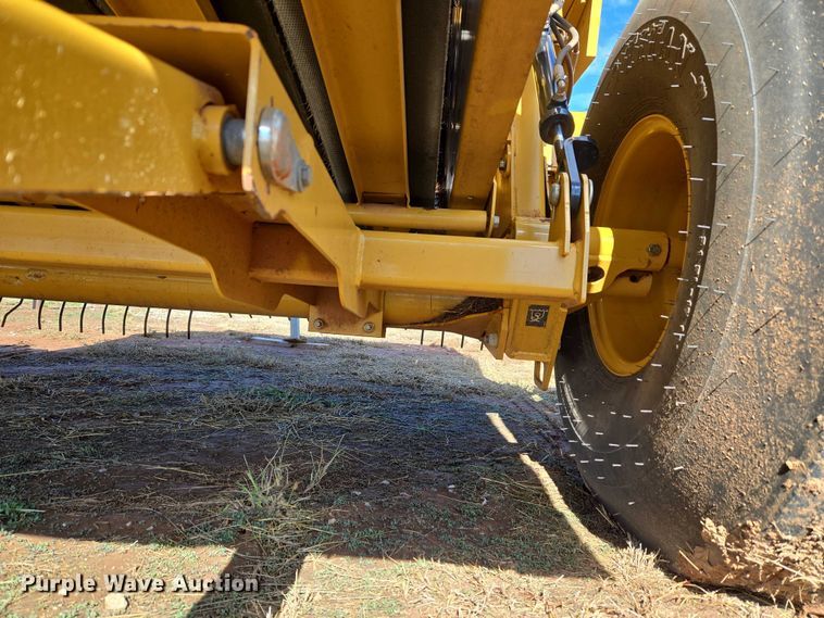 image for item EU3979 2020 Vermeer 605N round baler