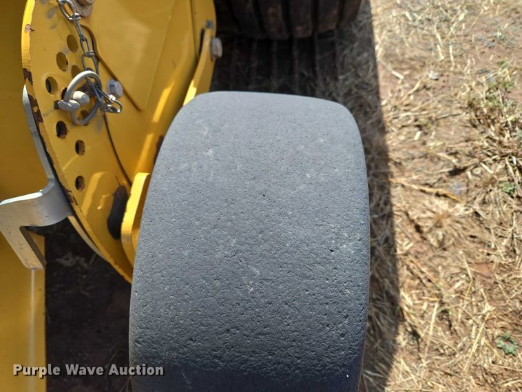 image for item EU3979 2020 Vermeer 605N round baler