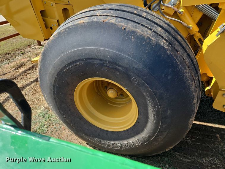 image for item EU3979 2020 Vermeer 605N round baler