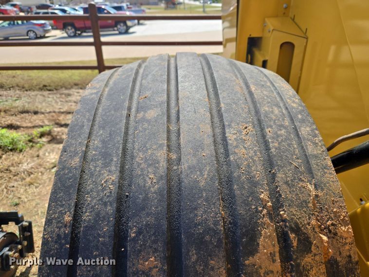 image for item EU3979 2020 Vermeer 605N round baler