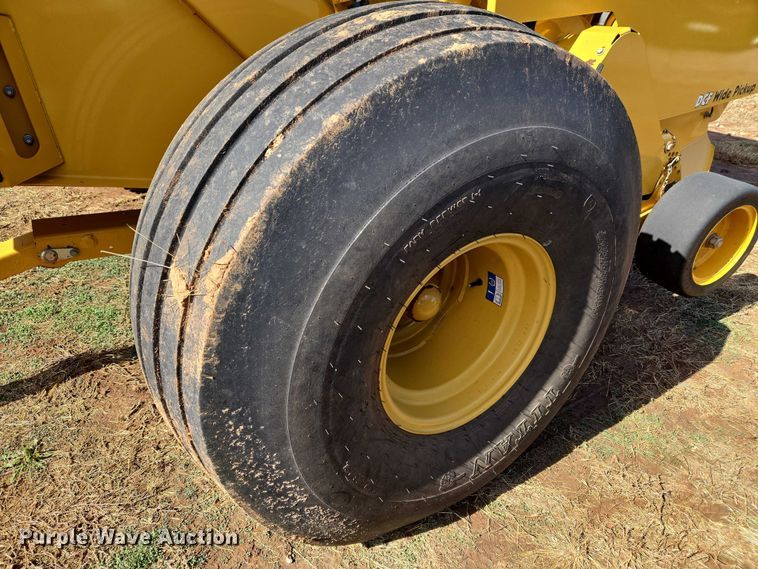 image for item EU3979 2020 Vermeer 605N round baler