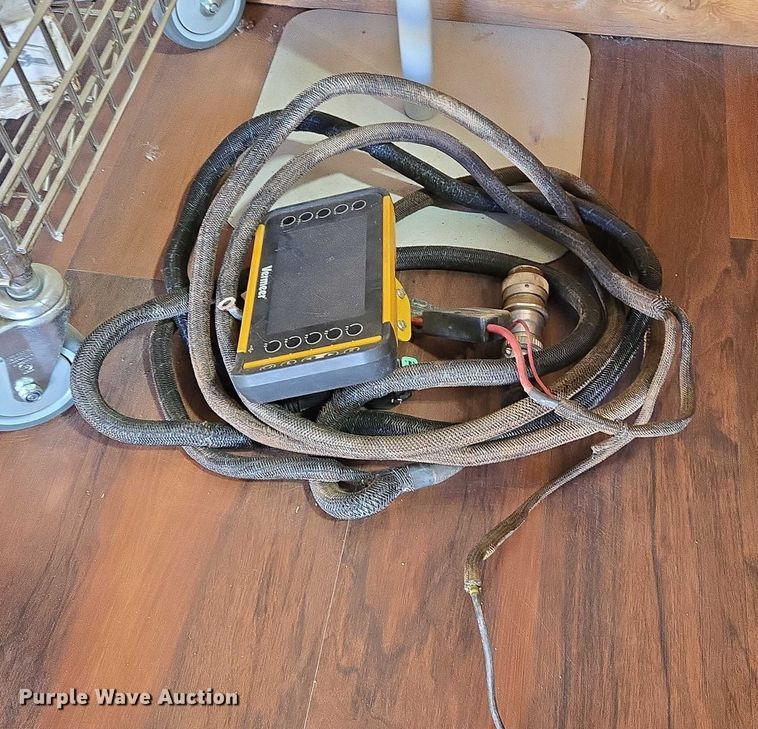 image for item EU3979 2020 Vermeer 605N round baler