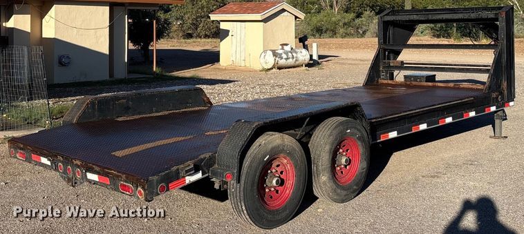 image for item EU4680 2014 Lamar Trailers equipment trailer