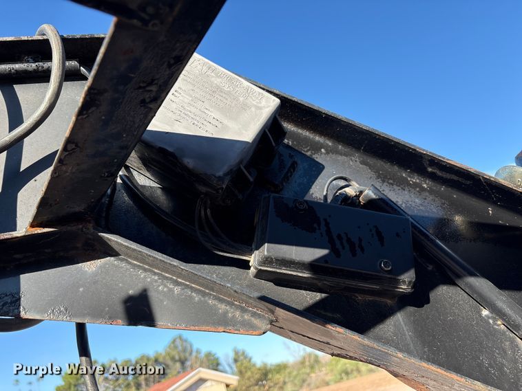 image for item EU4680 2014 Lamar Trailers equipment trailer