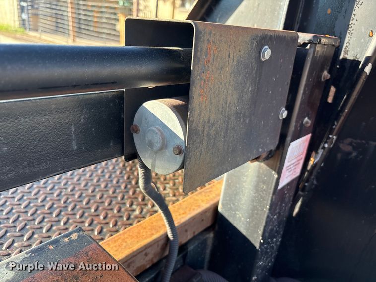 image for item EU4680 2014 Lamar Trailers equipment trailer