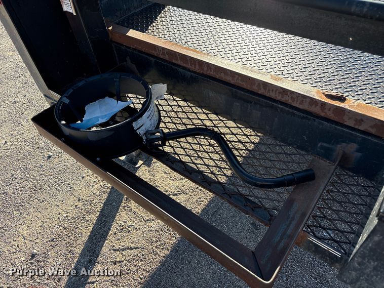 image for item EU4680 2014 Lamar Trailers equipment trailer