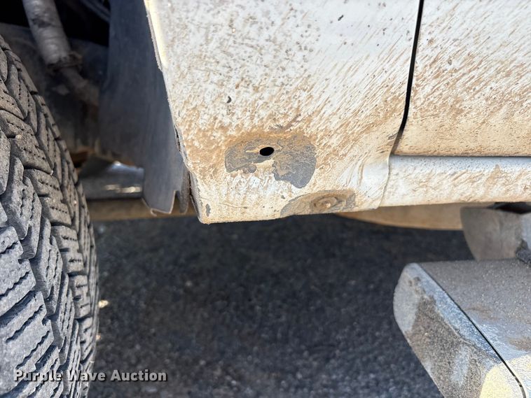 image for item EU4681 2016 Chevrolet Silverado 3500HD Crew Cab pickup truck