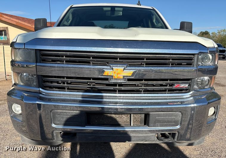 image for item EU4681 2016 Chevrolet Silverado 3500HD Crew Cab pickup truck