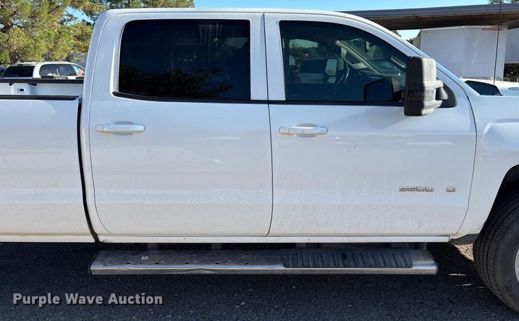 image for item EU4681 2016 Chevrolet Silverado 3500HD Crew Cab pickup truck