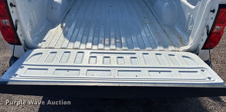 image for item EU4681 2016 Chevrolet Silverado 3500HD Crew Cab pickup truck