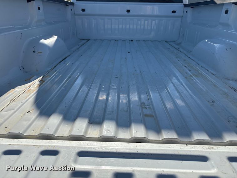 image for item EU4681 2016 Chevrolet Silverado 3500HD Crew Cab pickup truck