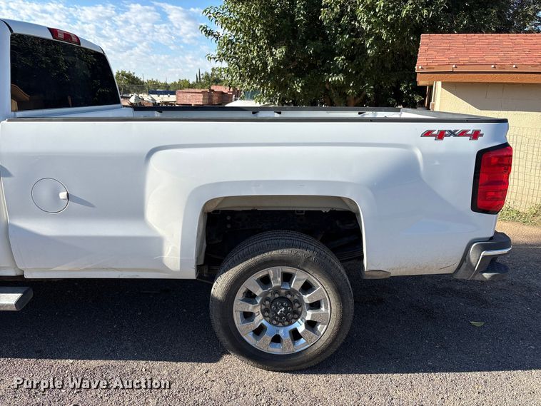 image for item EU4681 2016 Chevrolet Silverado 3500HD Crew Cab pickup truck
