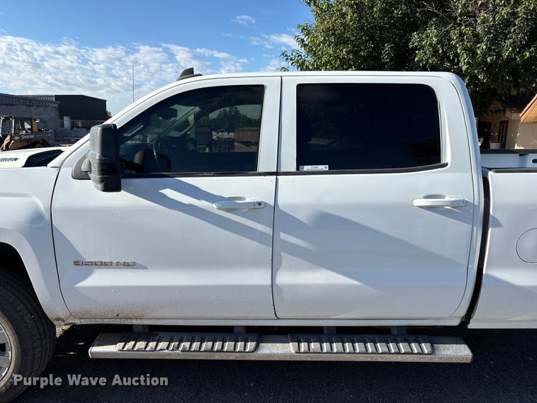 image for item EU4681 2016 Chevrolet Silverado 3500HD Crew Cab pickup truck