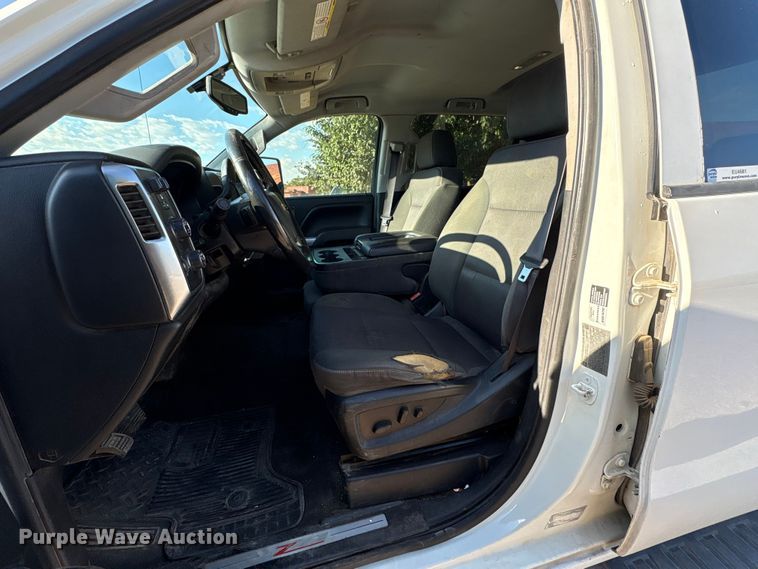 image for item EU4681 2016 Chevrolet Silverado 3500HD Crew Cab pickup truck