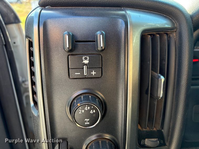 image for item EU4681 2016 Chevrolet Silverado 3500HD Crew Cab pickup truck