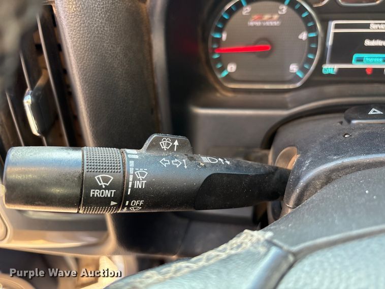 image for item EU4681 2016 Chevrolet Silverado 3500HD Crew Cab pickup truck