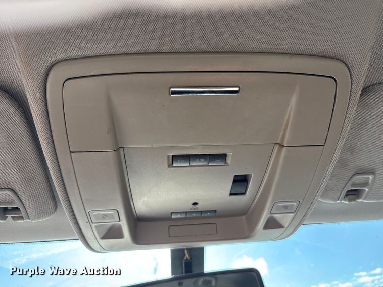 image for item EU4681 2016 Chevrolet Silverado 3500HD Crew Cab pickup truck