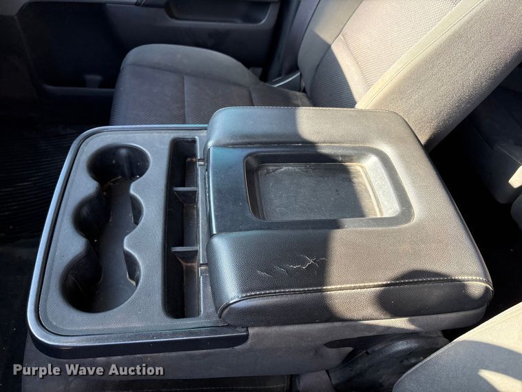 image for item EU4681 2016 Chevrolet Silverado 3500HD Crew Cab pickup truck