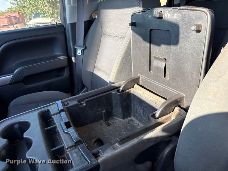 image for item EU4681 2016 Chevrolet Silverado 3500HD Crew Cab pickup truck