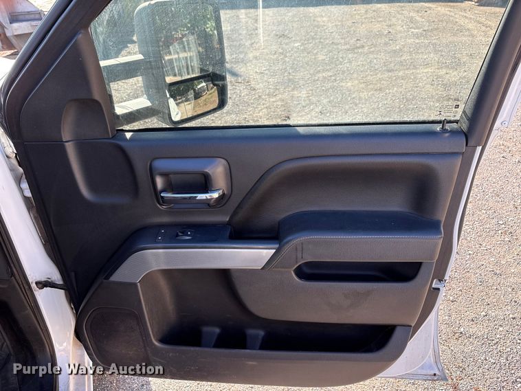 image for item EU4681 2016 Chevrolet Silverado 3500HD Crew Cab pickup truck