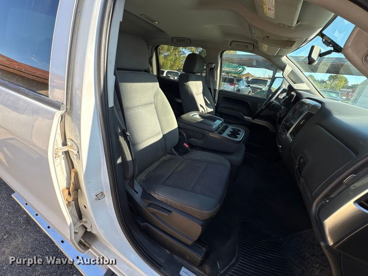 image for item EU4681 2016 Chevrolet Silverado 3500HD Crew Cab pickup truck