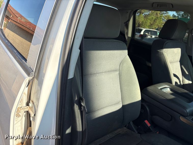 image for item EU4681 2016 Chevrolet Silverado 3500HD Crew Cab pickup truck