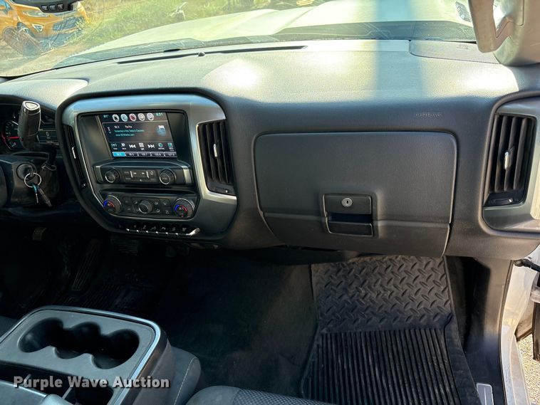 image for item EU4681 2016 Chevrolet Silverado 3500HD Crew Cab pickup truck