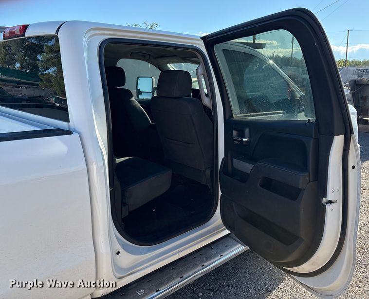 image for item EU4681 2016 Chevrolet Silverado 3500HD Crew Cab pickup truck