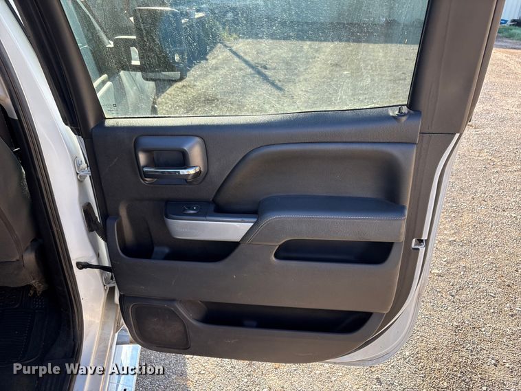 image for item EU4681 2016 Chevrolet Silverado 3500HD Crew Cab pickup truck