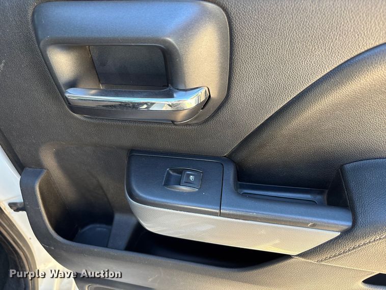 image for item EU4681 2016 Chevrolet Silverado 3500HD Crew Cab pickup truck