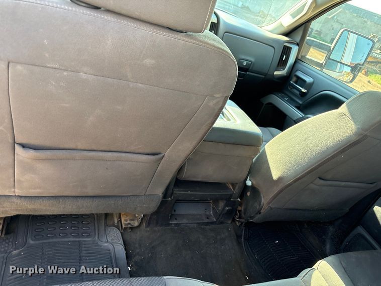 image for item EU4681 2016 Chevrolet Silverado 3500HD Crew Cab pickup truck