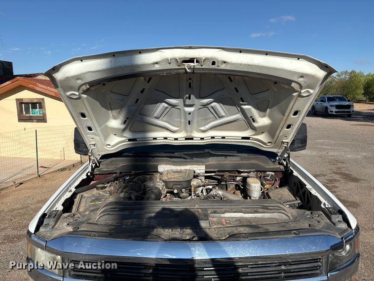 image for item EU4681 2016 Chevrolet Silverado 3500HD Crew Cab pickup truck