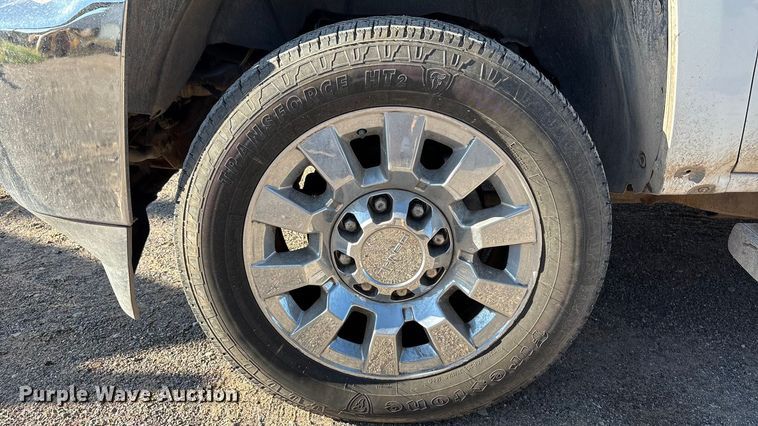 image for item EU4681 2016 Chevrolet Silverado 3500HD Crew Cab pickup truck