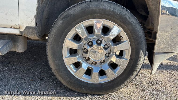 image for item EU4681 2016 Chevrolet Silverado 3500HD Crew Cab pickup truck