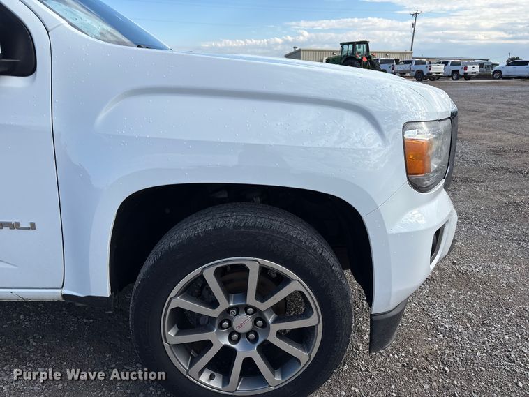 image for item EU4700 2019 GMC Canyon Crew Cab pickup truck