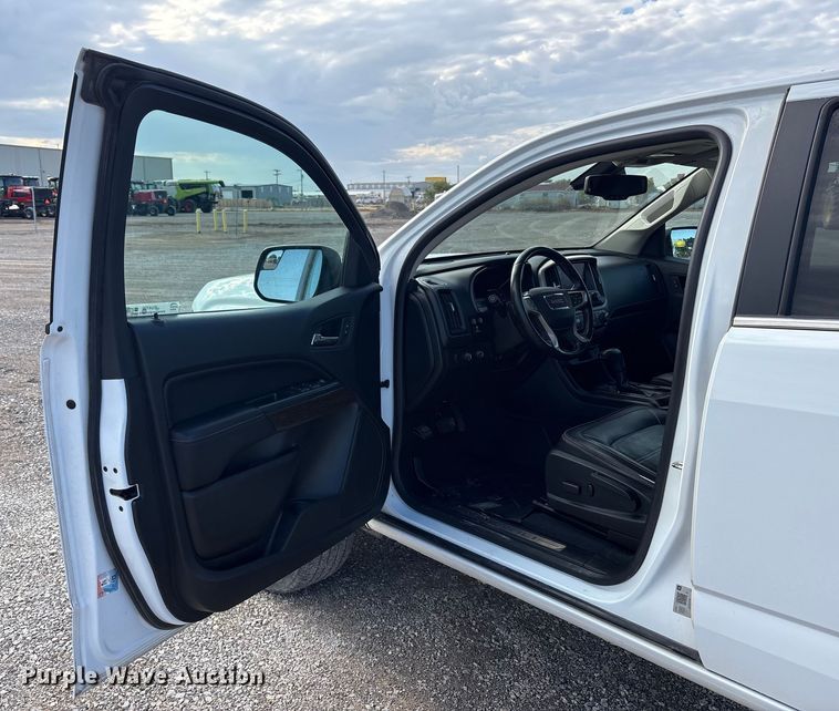 image for item EU4700 2019 GMC Canyon Crew Cab pickup truck