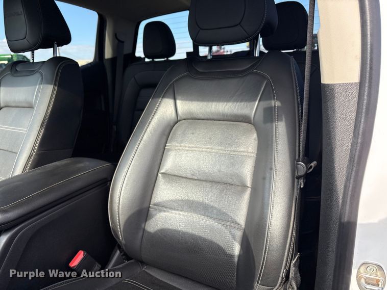 image for item EU4700 2019 GMC Canyon Crew Cab pickup truck