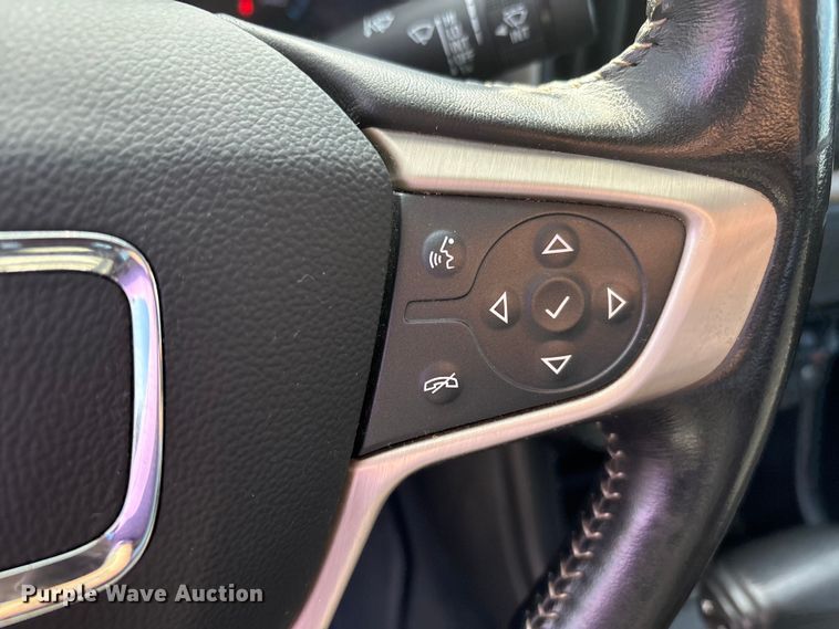 image for item EU4700 2019 GMC Canyon Crew Cab pickup truck