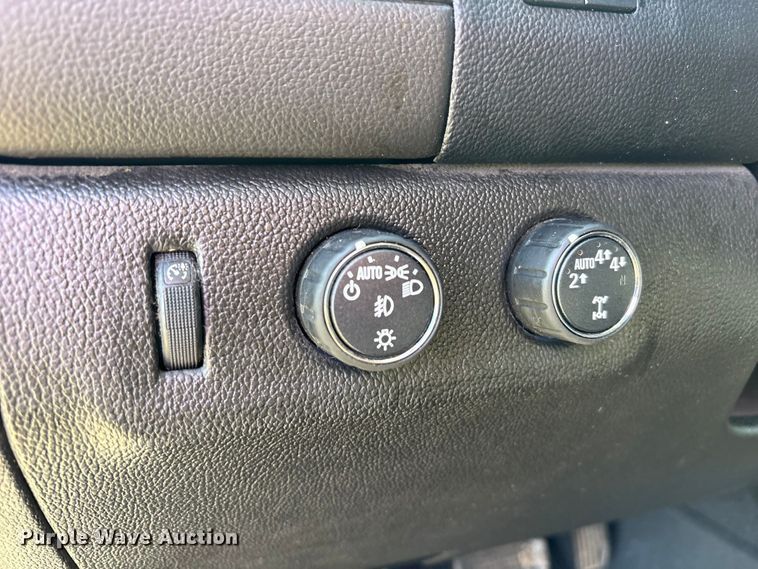 image for item EU4700 2019 GMC Canyon Crew Cab pickup truck