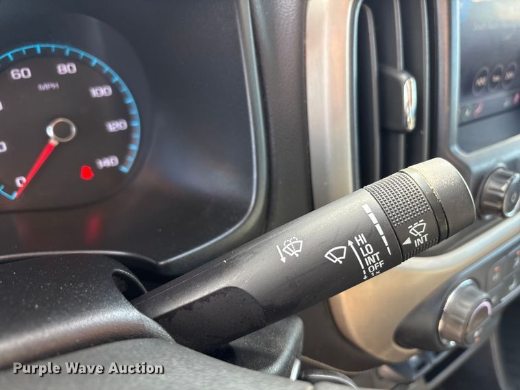 image for item EU4700 2019 GMC Canyon Crew Cab pickup truck