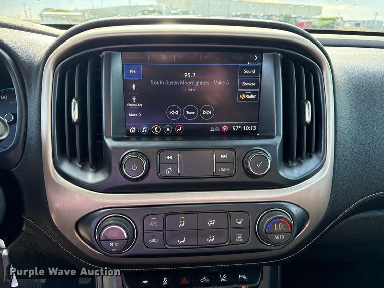 image for item EU4700 2019 GMC Canyon Crew Cab pickup truck