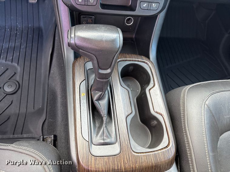 image for item EU4700 2019 GMC Canyon Crew Cab pickup truck