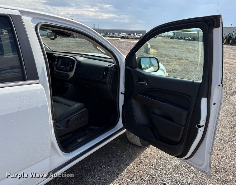 image for item EU4700 2019 GMC Canyon Crew Cab pickup truck