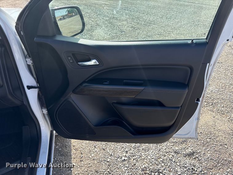 image for item EU4700 2019 GMC Canyon Crew Cab pickup truck