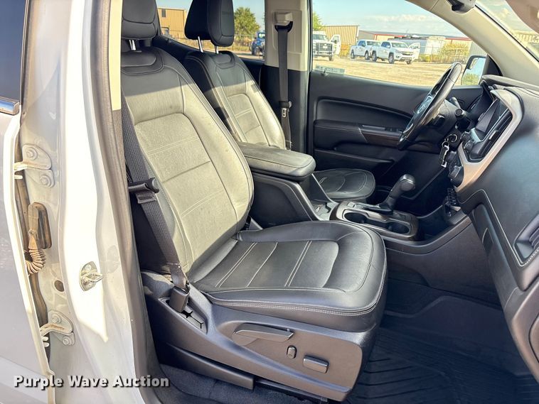 image for item EU4700 2019 GMC Canyon Crew Cab pickup truck