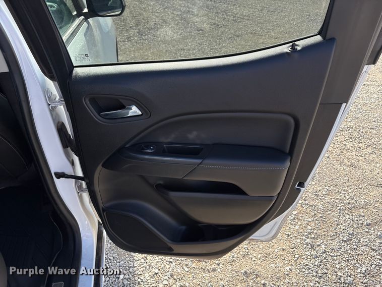 image for item EU4700 2019 GMC Canyon Crew Cab pickup truck