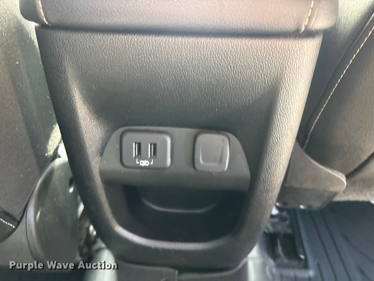 image for item EU4700 2019 GMC Canyon Crew Cab pickup truck